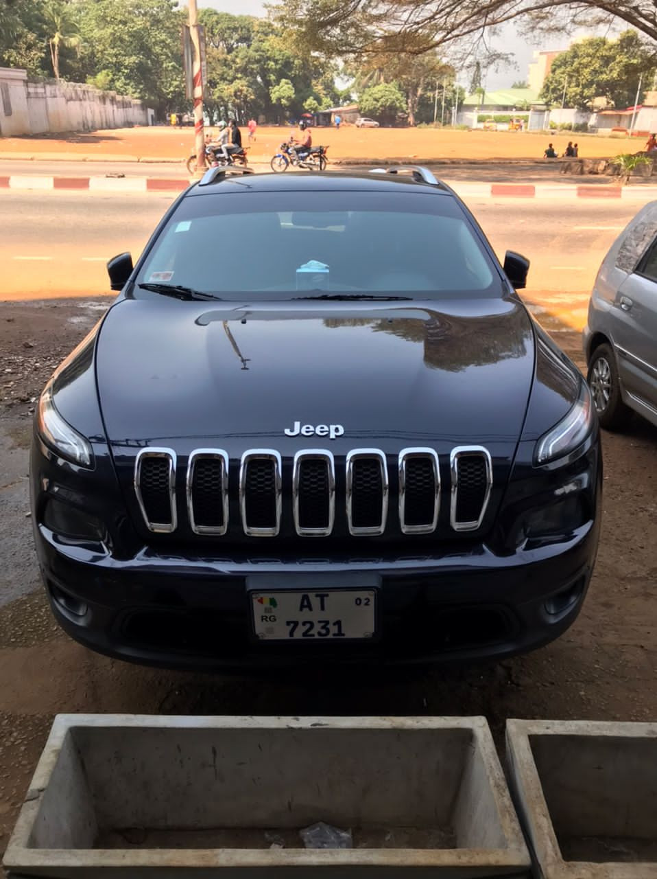 JEEP CHEROQUEE, Voitures, Conakry