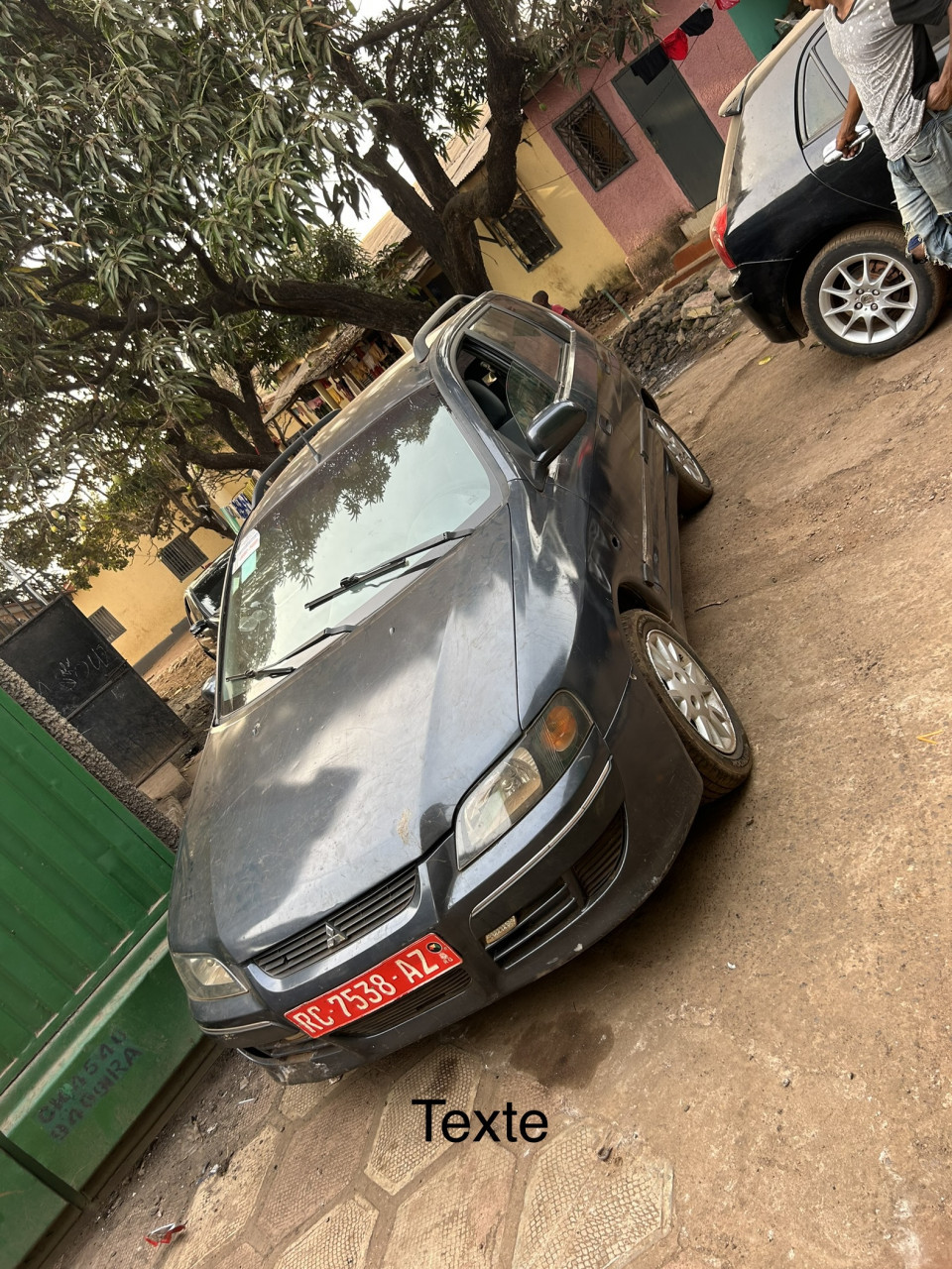 Mitsubishi Space strar, Voitures, Conakry
