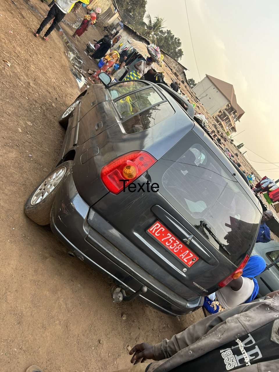 Mitsubishi Space strar, Voitures, Conakry