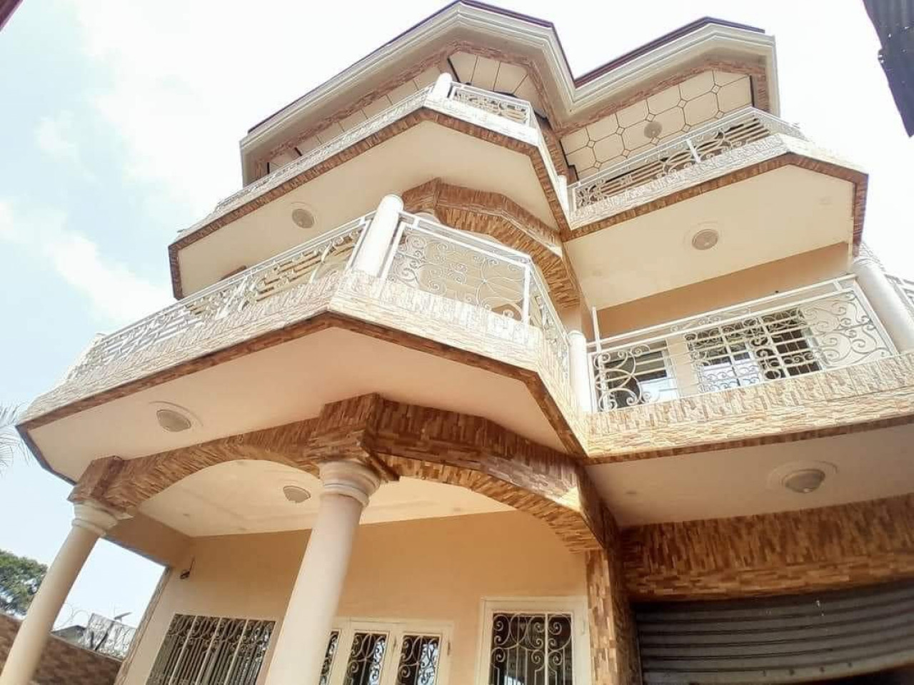 Triplex a vendre a  nongo, Maisons, Conakry