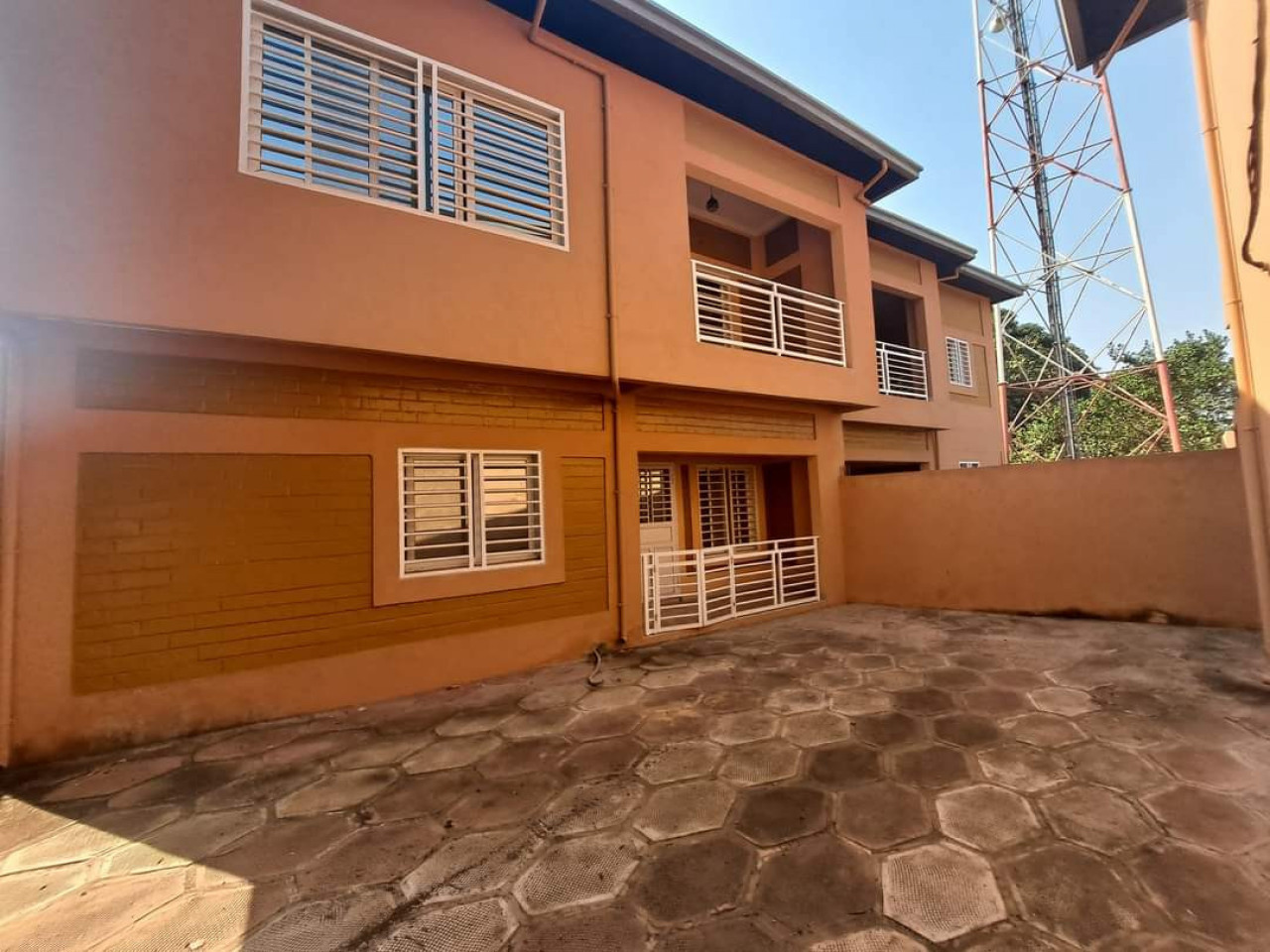 Bureaux et appartements à louer à coleah, Autres Immobiliers, Conakry