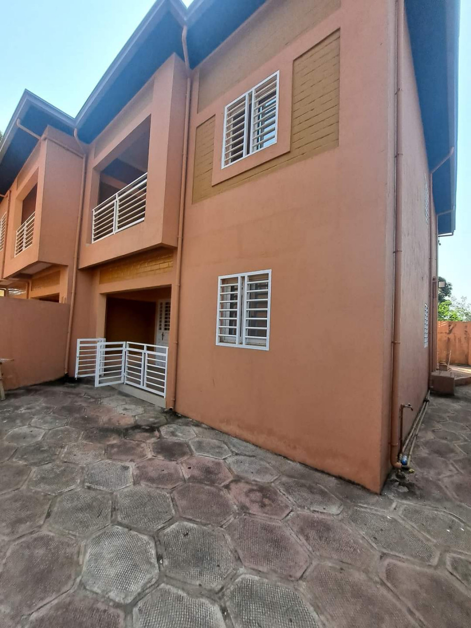 Bureaux et appartements à louer à coleah, Autres Immobiliers, Conakry