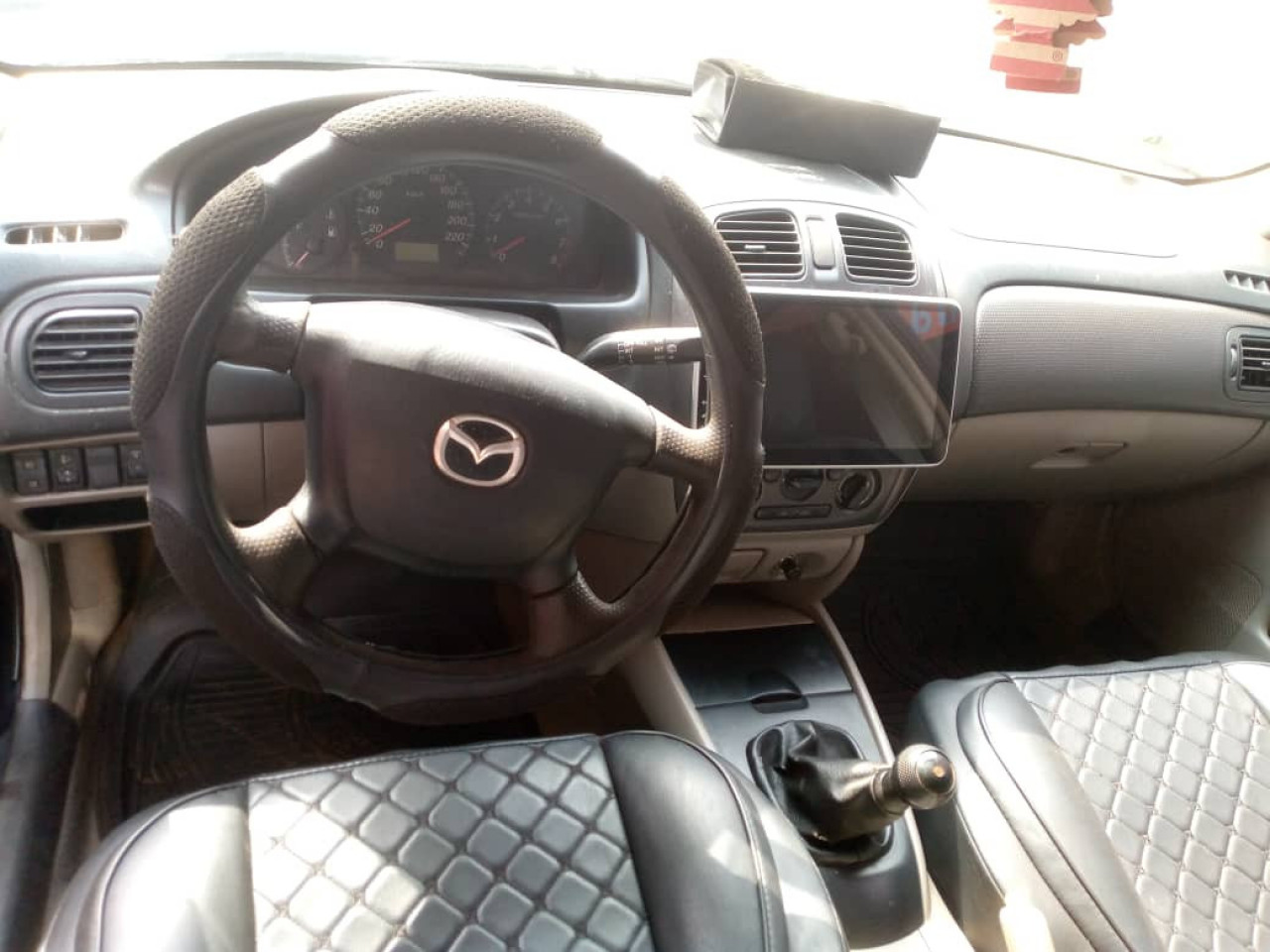 Mazda 323, Voitures, Conakry