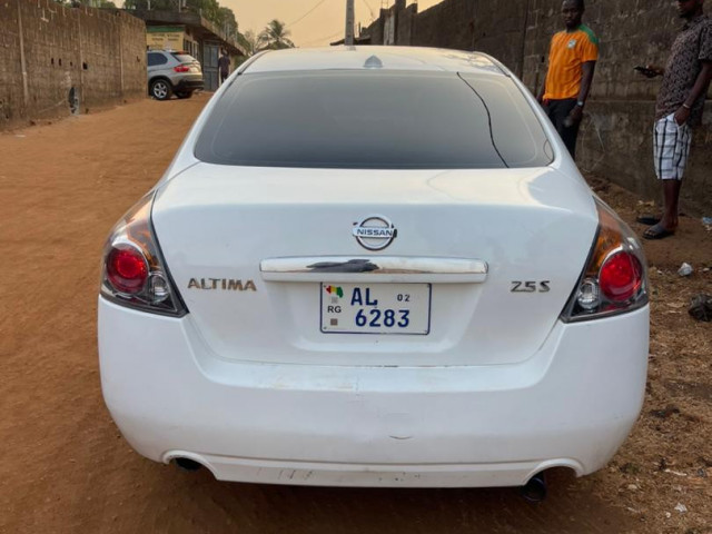 Nissan Altima, Voitures, Conakry