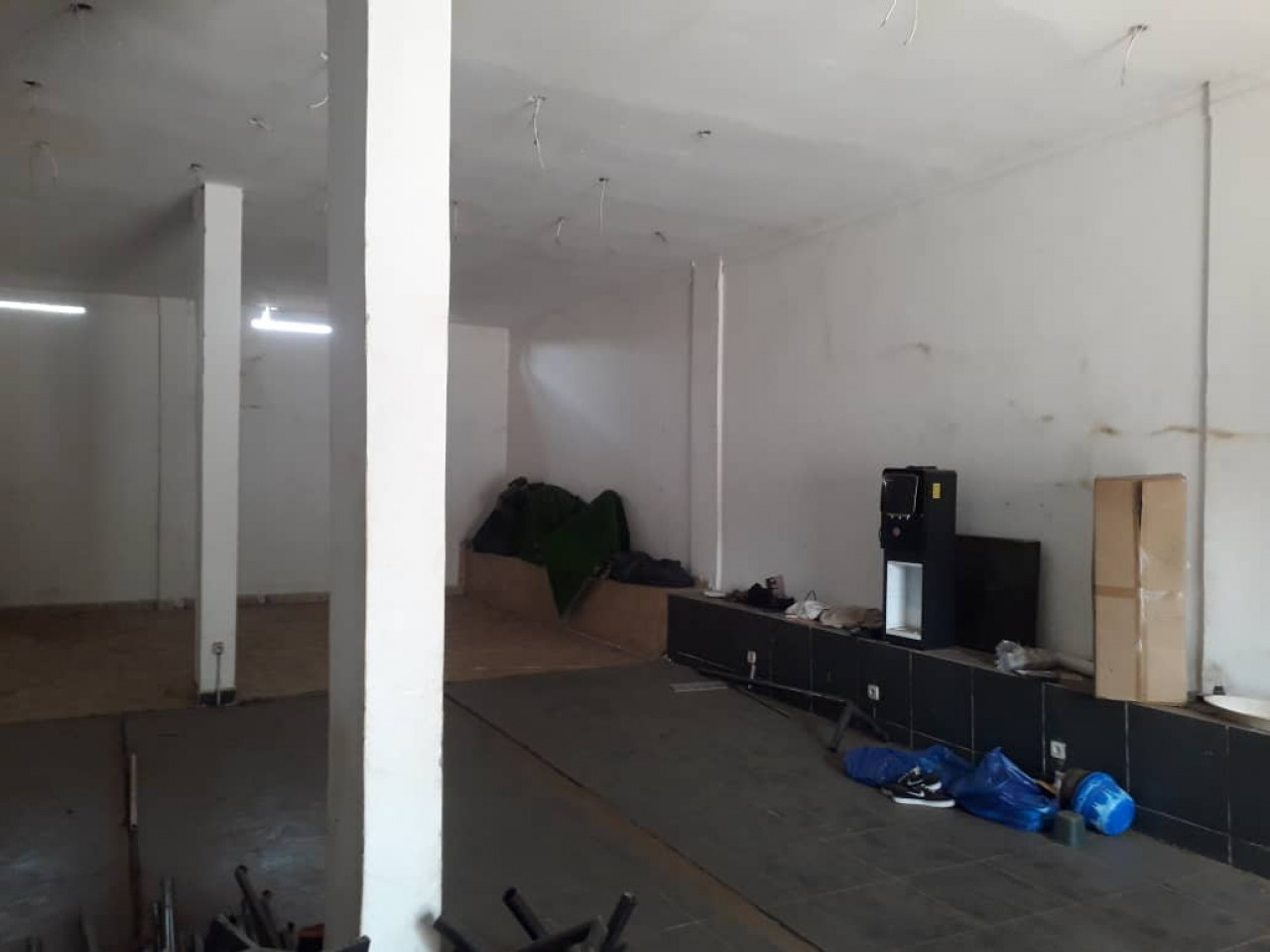 Mise en location d'un 𝐃𝐨𝐮𝐛𝐥𝐞 𝐌𝐚𝐠𝐚𝐬𝐢𝐧, Locaux Commerciaux, Conakry