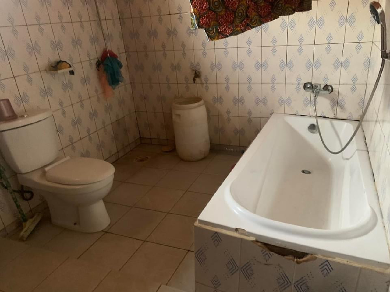 Vente d’une #Villa #Duplex et d’un R+2 à Foulamadina, Autres Immobiliers, Conakry