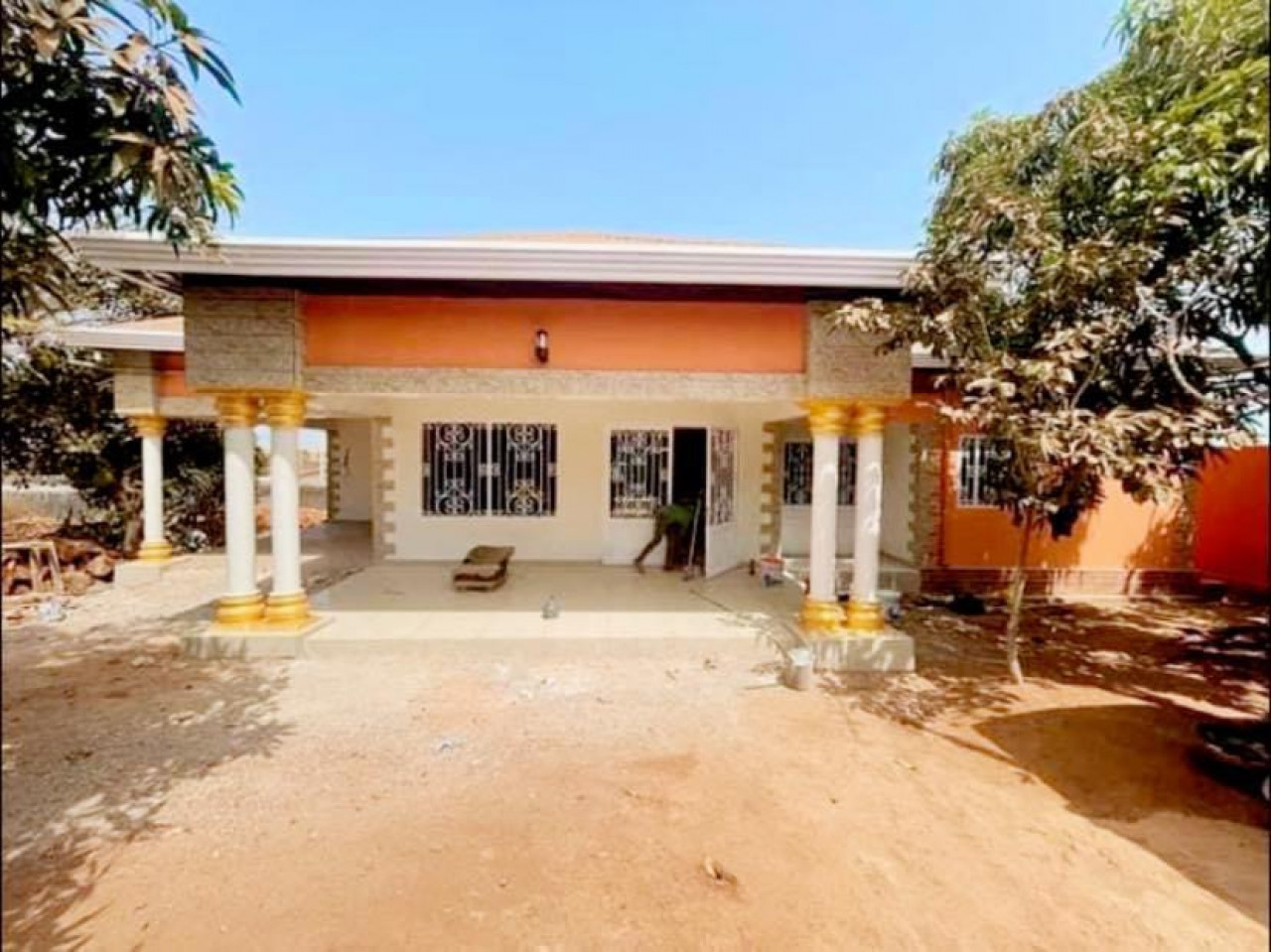 Vente d’une Belle villa à la cimenterie Ansoumania plat, Maisons, Conakry