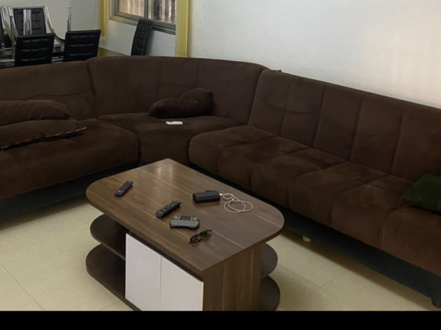Fauteuil grand table, Tables - Chaises, Conakry