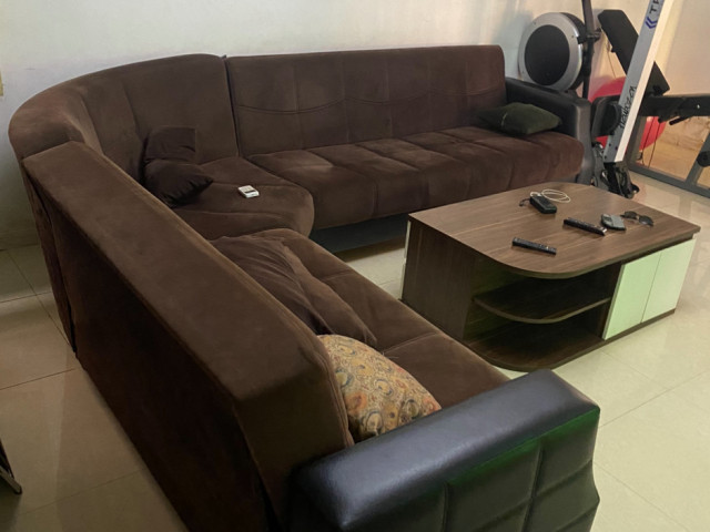 Fauteuil grand table, Tables - Chaises, Conakry