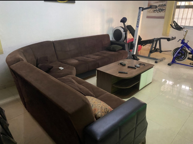 Fauteuil grand table, Tables - Chaises, Conakry