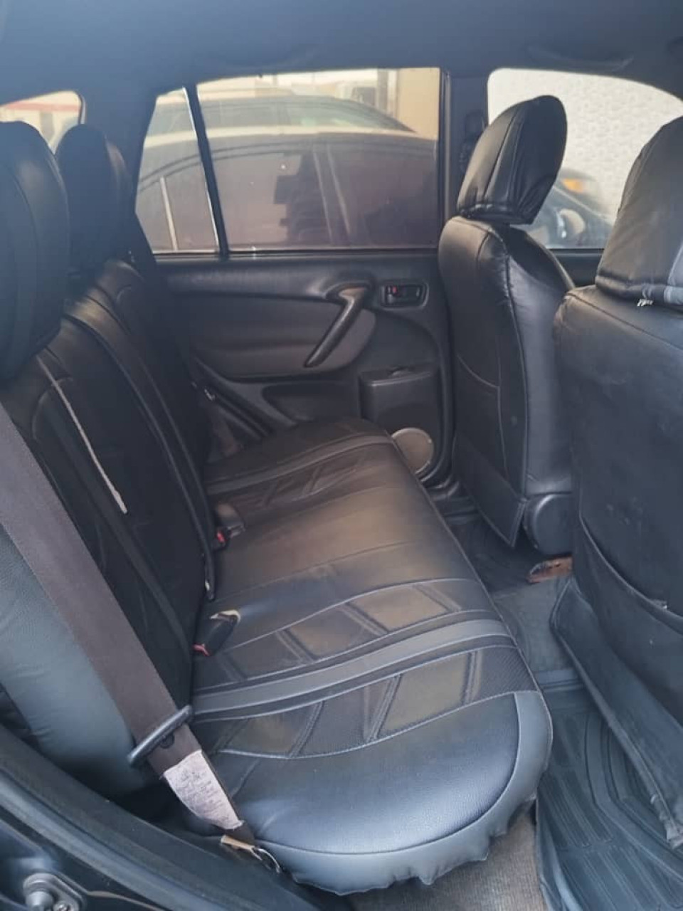 Toyota RAV4 intermediaire, Voitures, Conakry