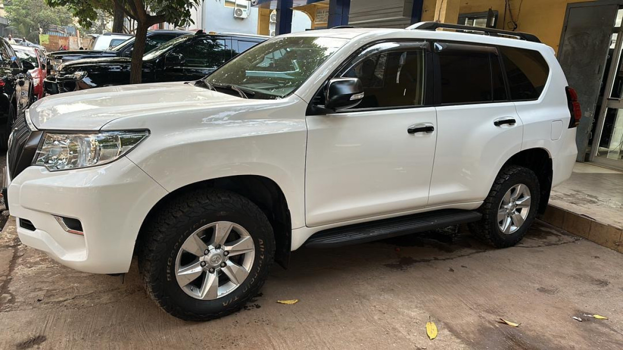 Toyota TXL 2021, Voitures, Conakry