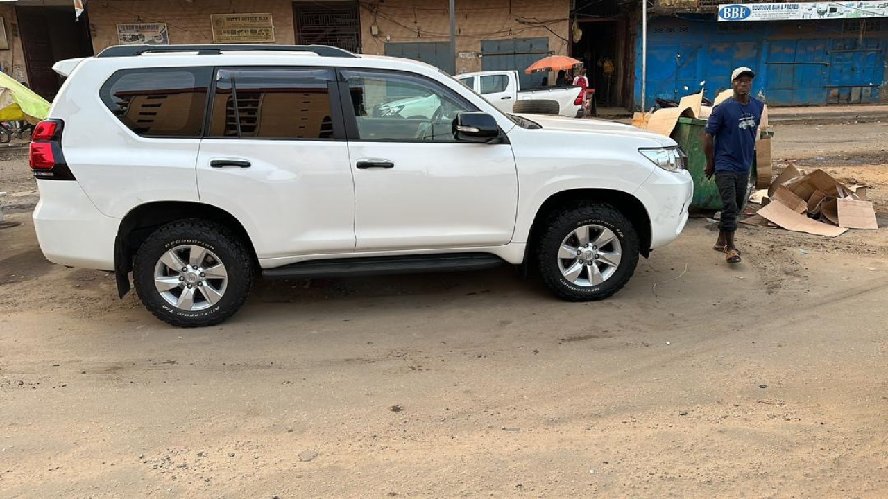 Toyota TXL 2021, Voitures, Conakry