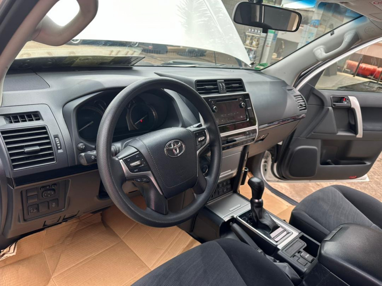 Toyota TXL 2021, Voitures, Conakry