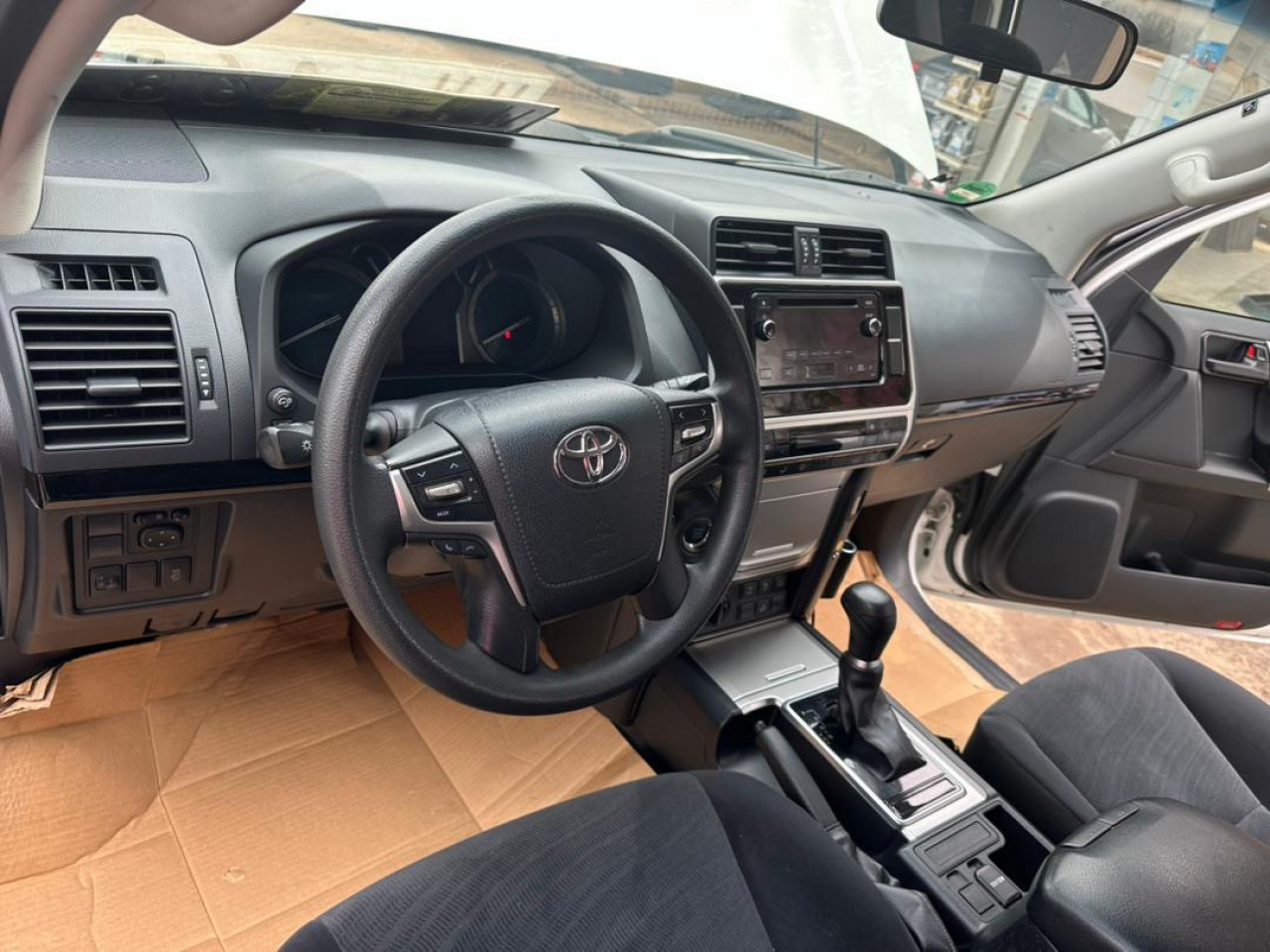 Toyota TXL 2021, Voitures, Conakry