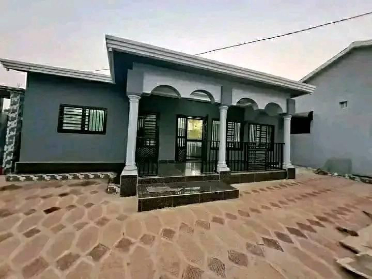 Villa En Vente à Kountia à 900 million à discuter, Maisons, Conakry