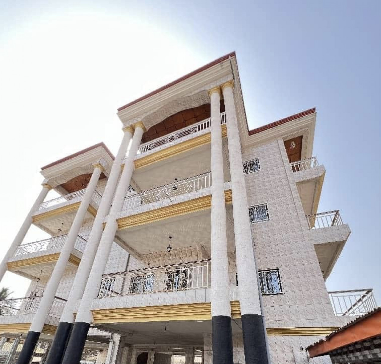 Location d’un Nouveau immeuble R +3 à kipé, Autres Immobiliers, Conakry