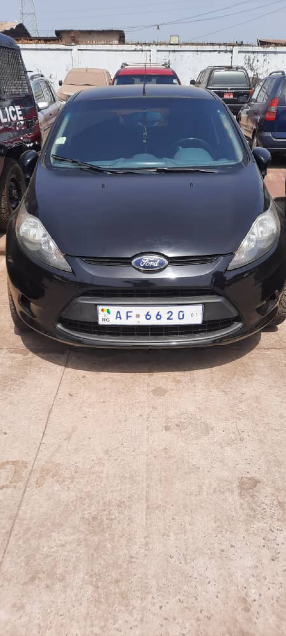 Ford  fiesta, Voitures, Conakry