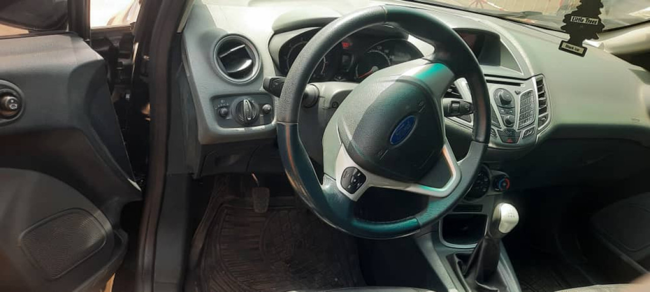 Ford  fiesta, Voitures, Conakry