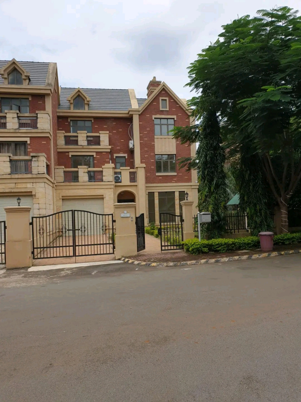 Duplex a loué a kipé, Maisons, Conakry