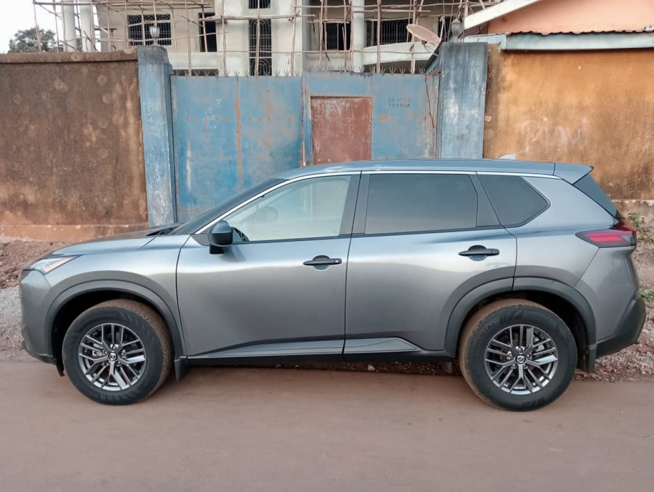 NISSAN ROGUE, Voitures, Conakry