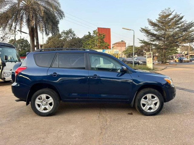 Toyota Rav 4, Voitures, Conakry