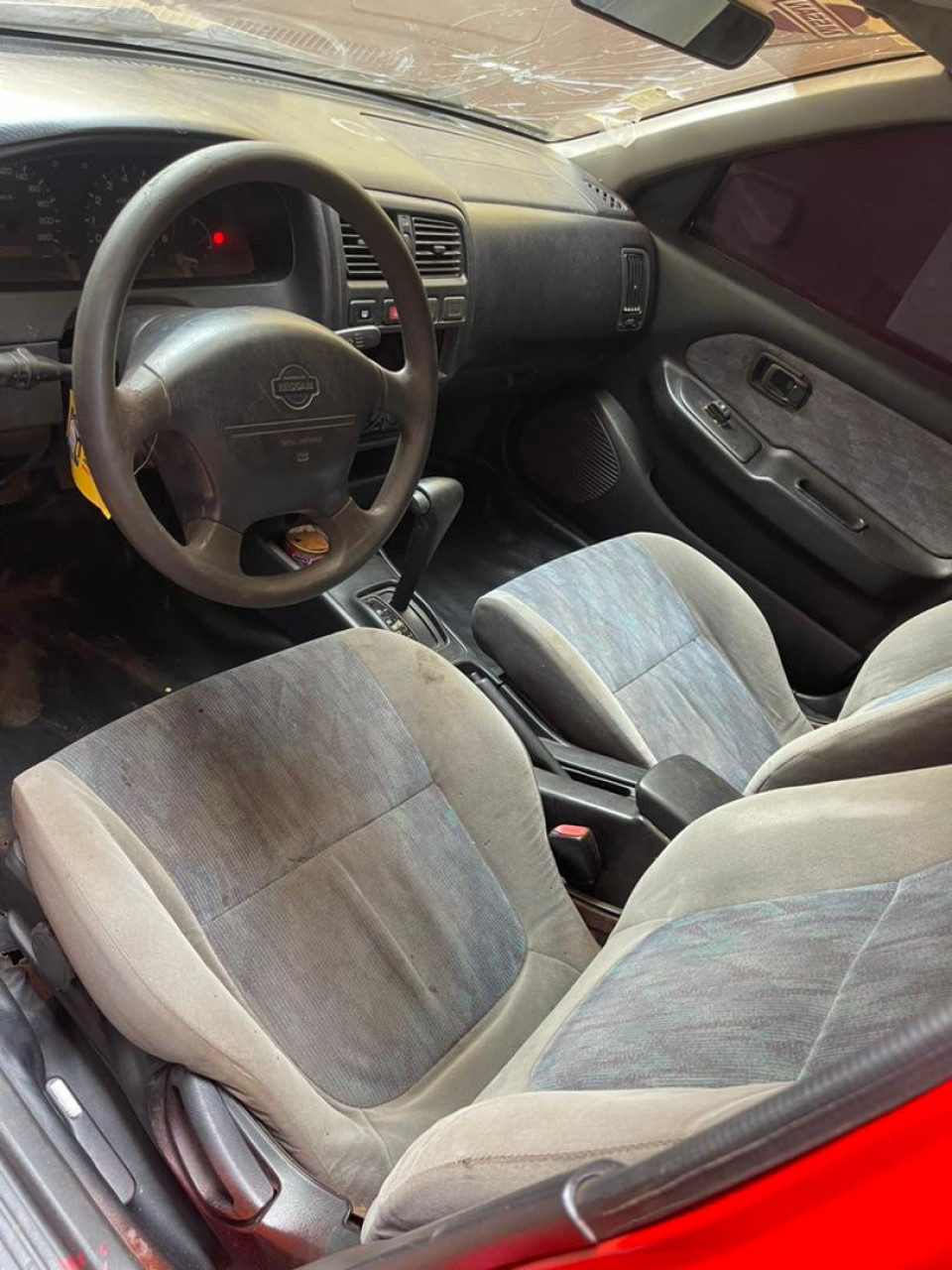 NIssan Almera Berline, Voitures, Conakry