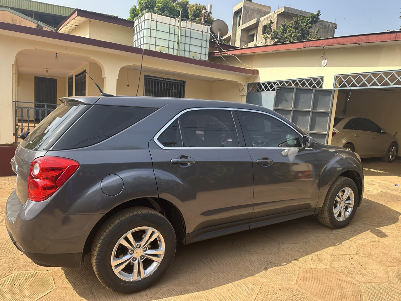 Chevrolet Équinoxe, Voitures, Conakry