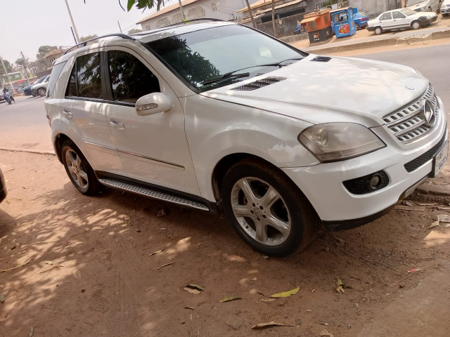 Mercedez ML320 4MATIC, Voitures, Conakry