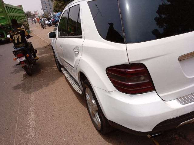 Mercedez ML320 4MATIC, Voitures, Conakry