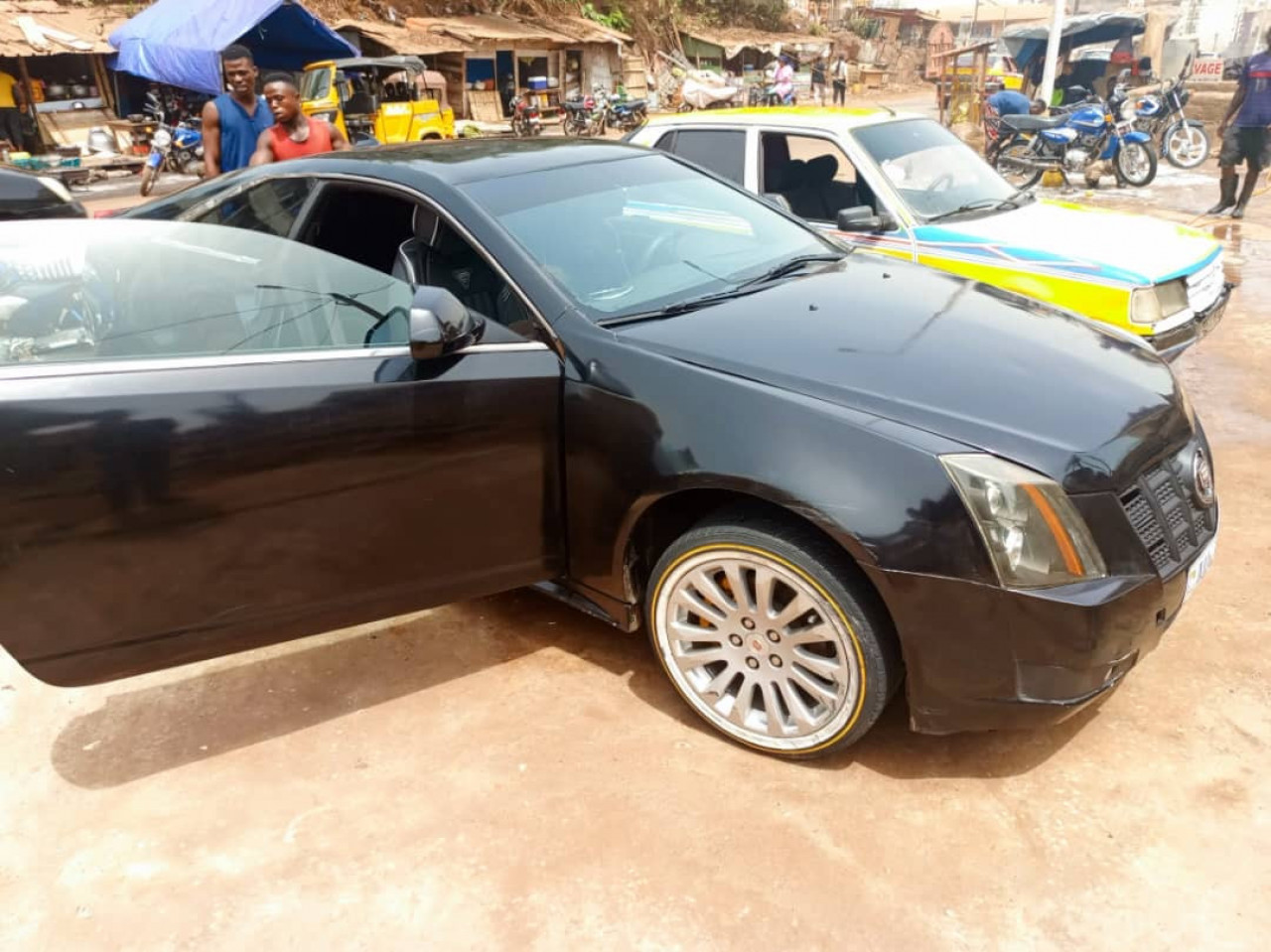 Cadillac CTS, Voitures, Conakry