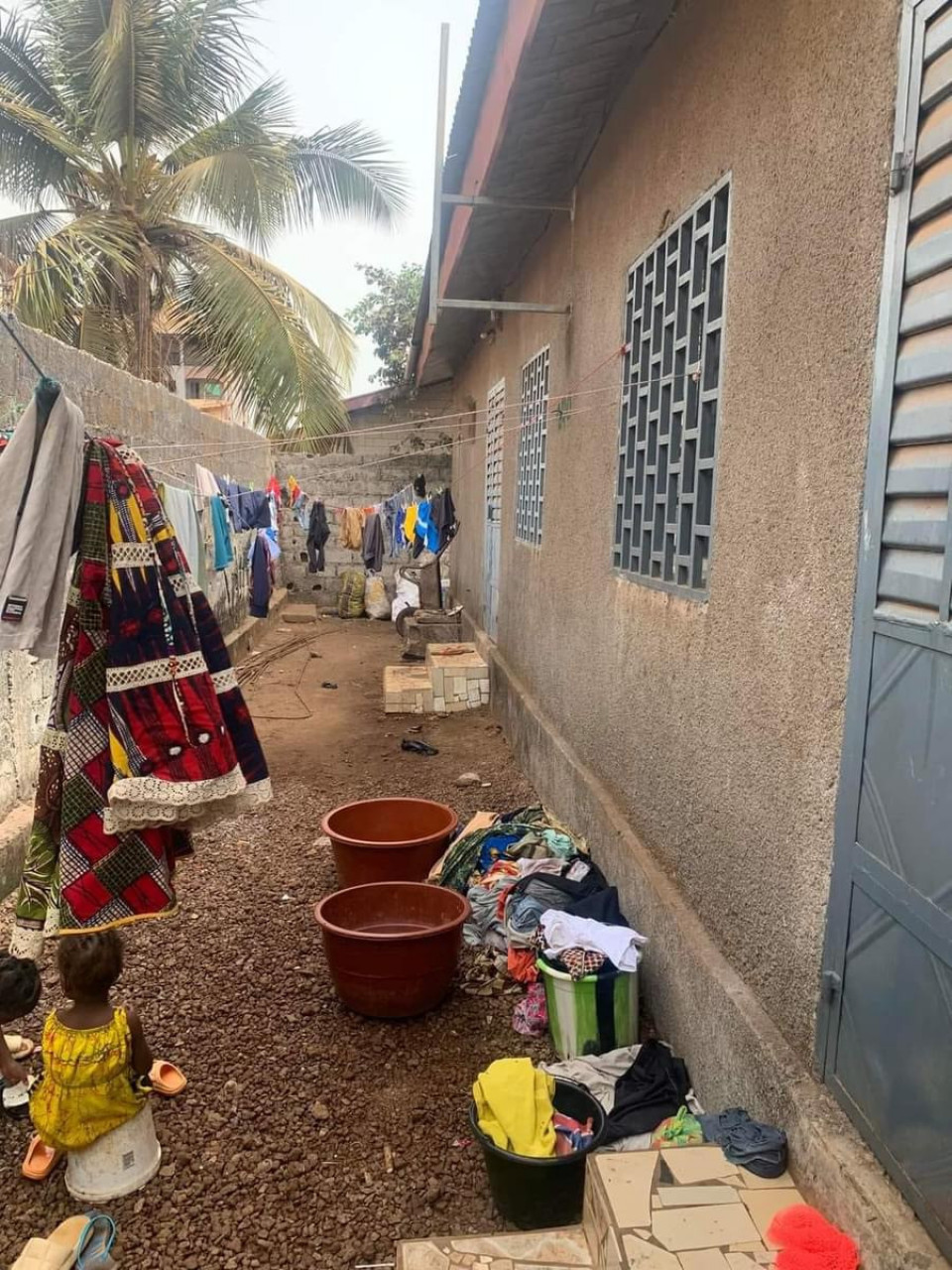 Vente d’une grande Concession  à la T8, Maisons, Conakry