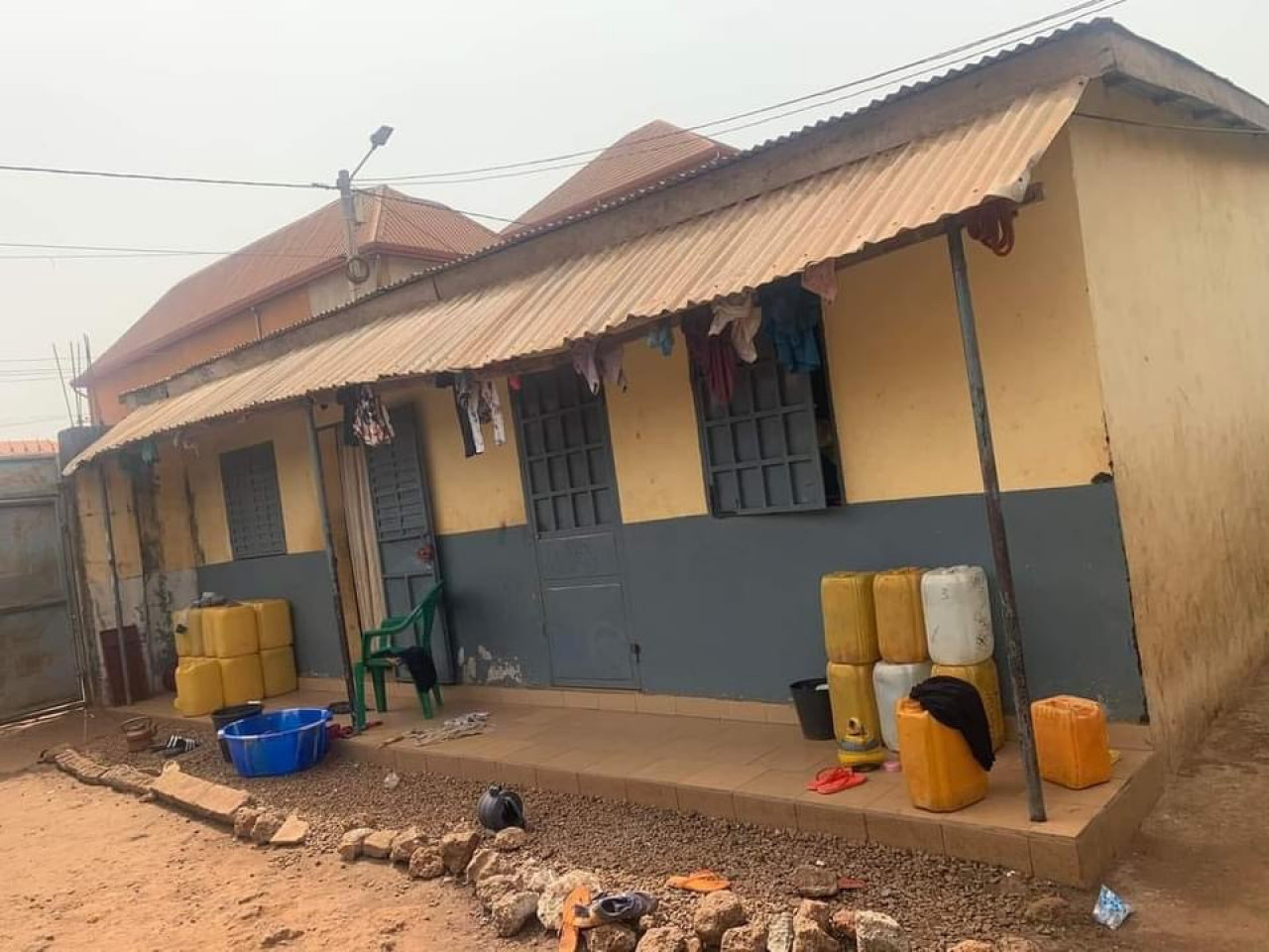 Vente d’une grande Concession  à la T8, Maisons, Conakry