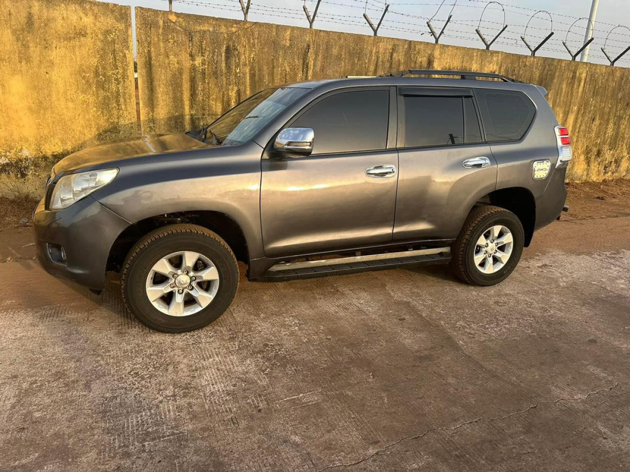 Toyota Landcruser Prado, Voitures, Conakry