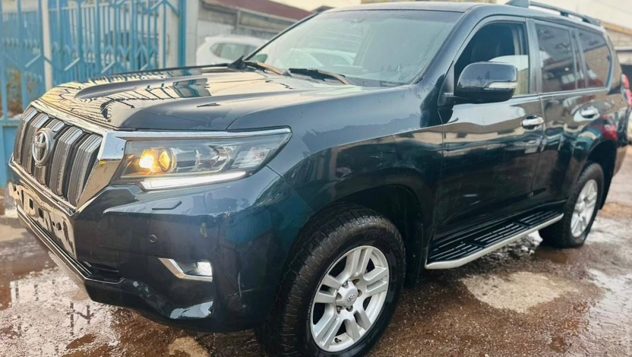 Toyota Land Cruiser, Voitures, Conakry