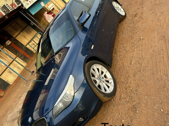 BMW 520, Voitures, Conakry