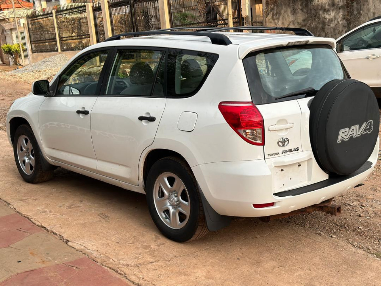 Toyota RAV4, Voitures, Conakry