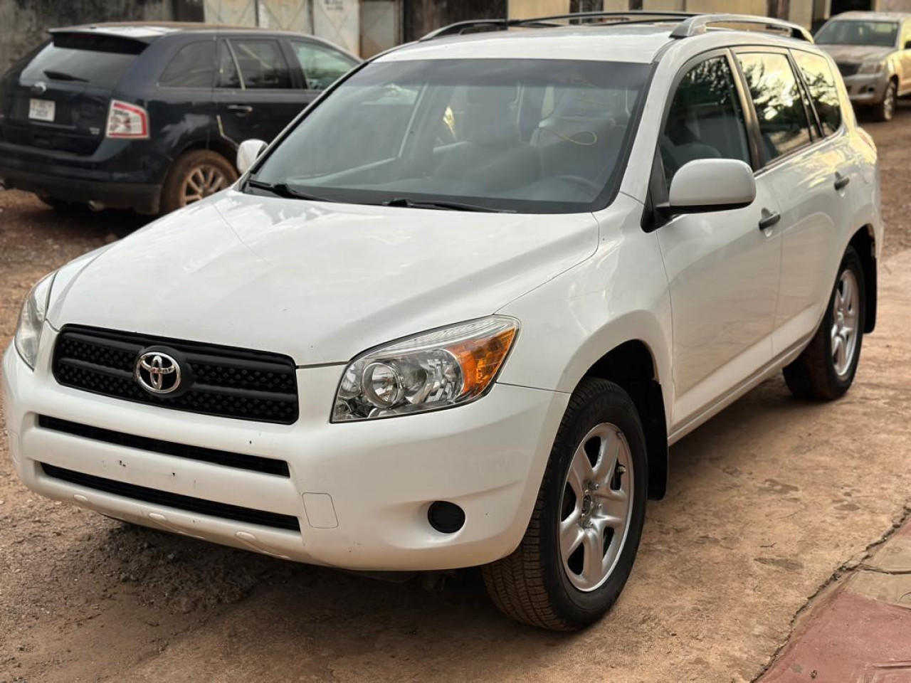 Toyota RAV4, Voitures, Conakry