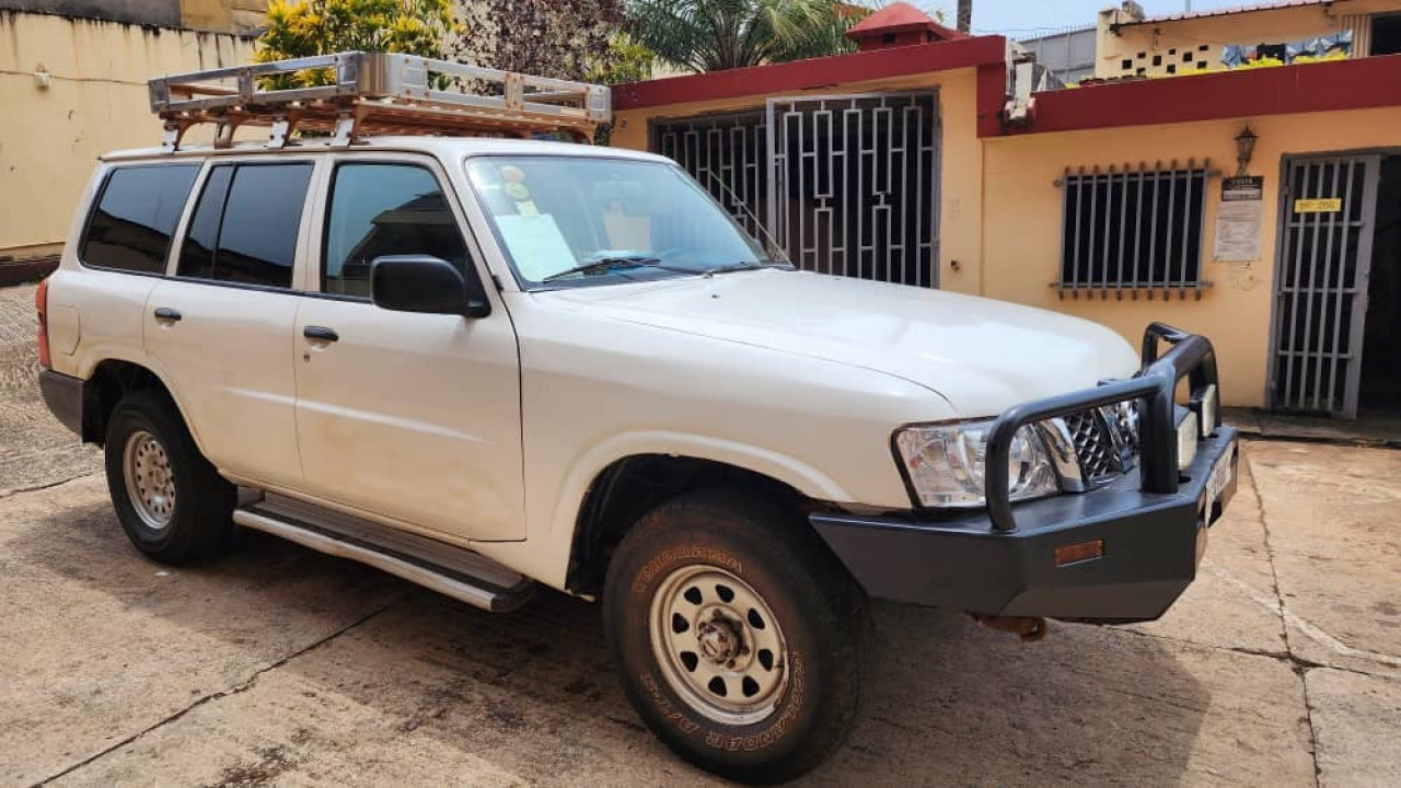 Nissan Patrol, Voitures, Conakry