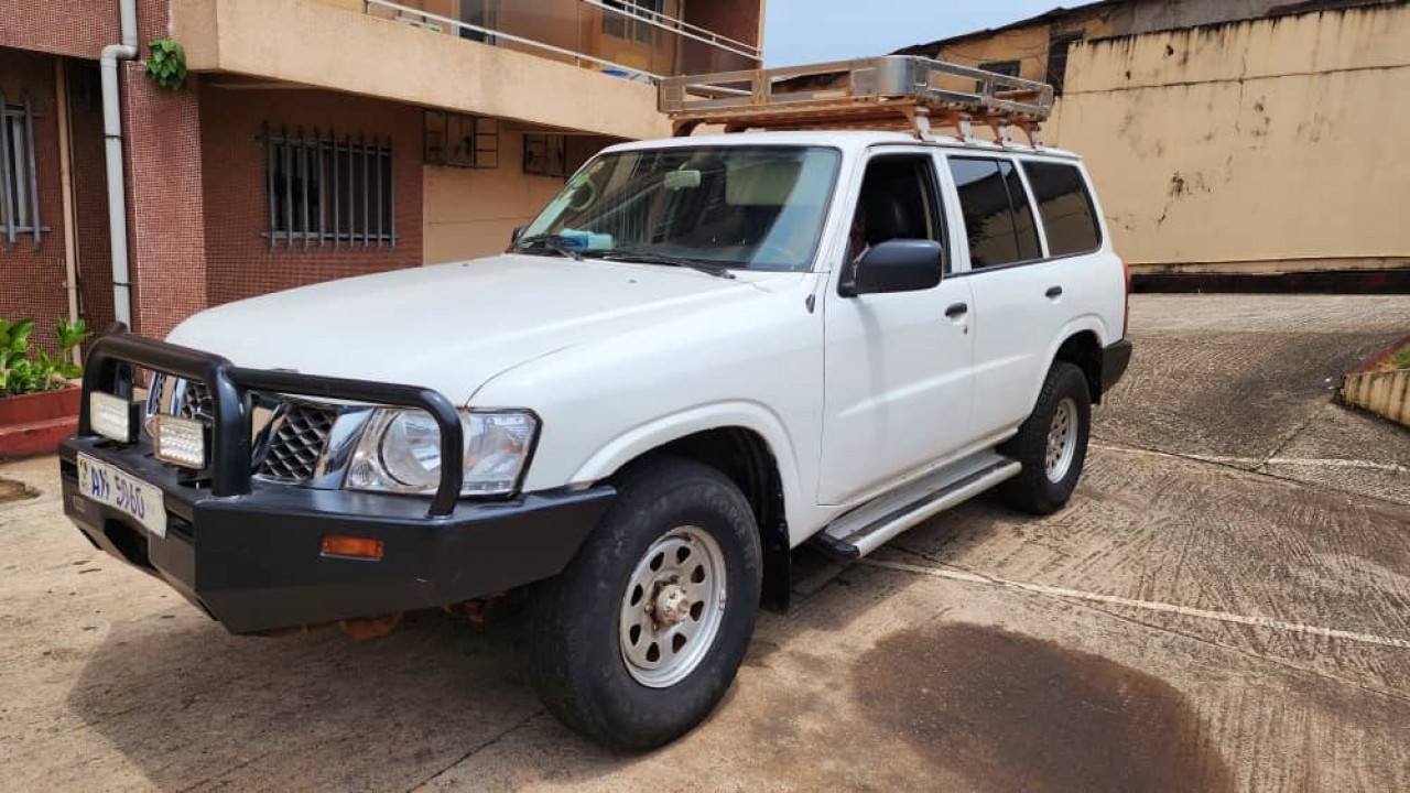 Nissan Patrol, Voitures, Conakry