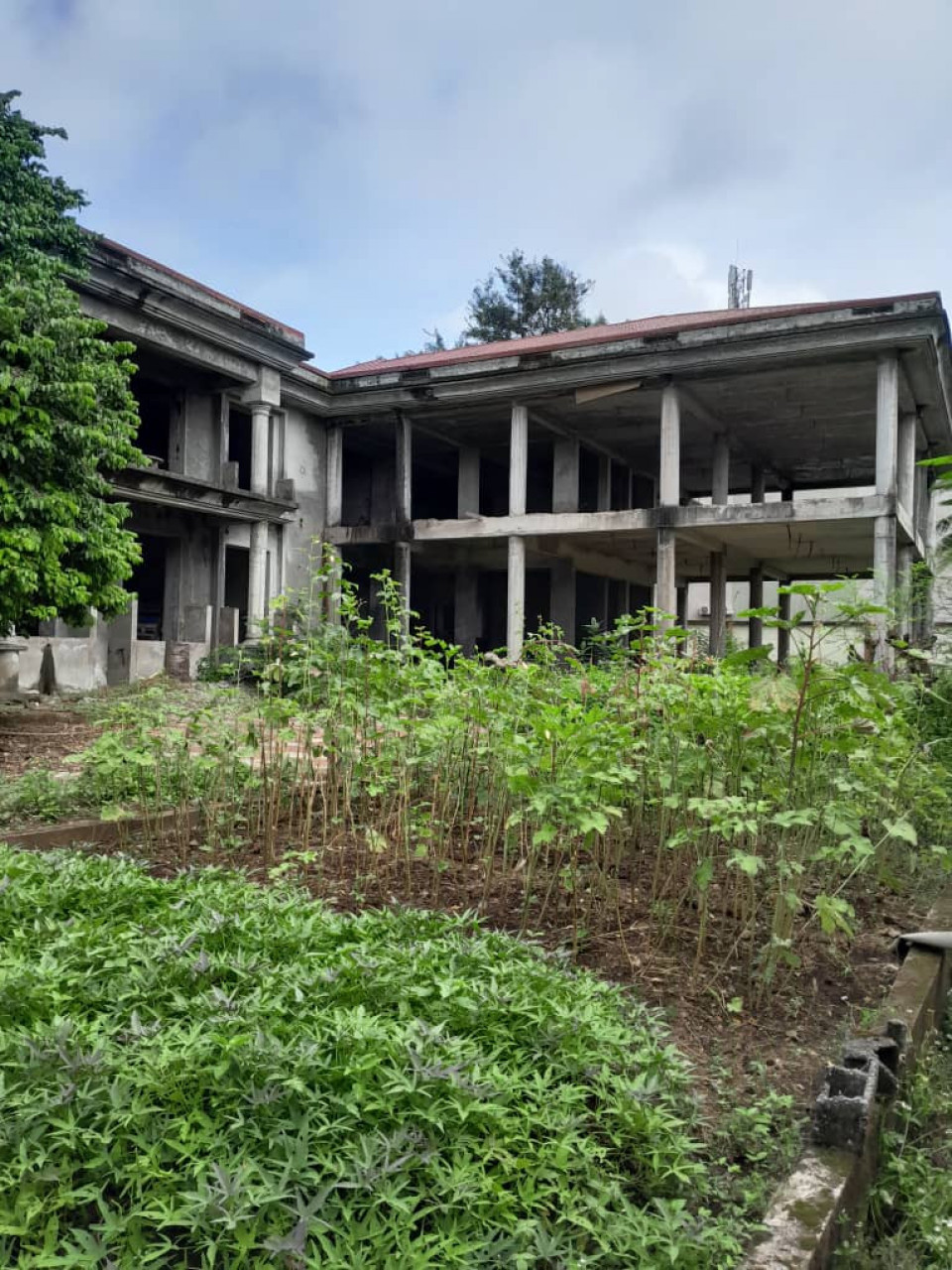 Vente d’une villa duplex inachevé à Tawyah corniche, Autres Immobiliers, Conakry