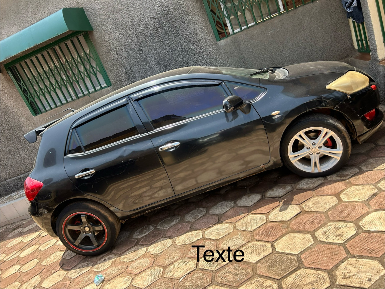 Yoyota Auris, Voitures, Conakry