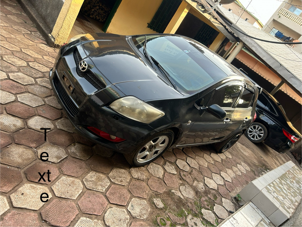 Yoyota Auris, Voitures, Conakry