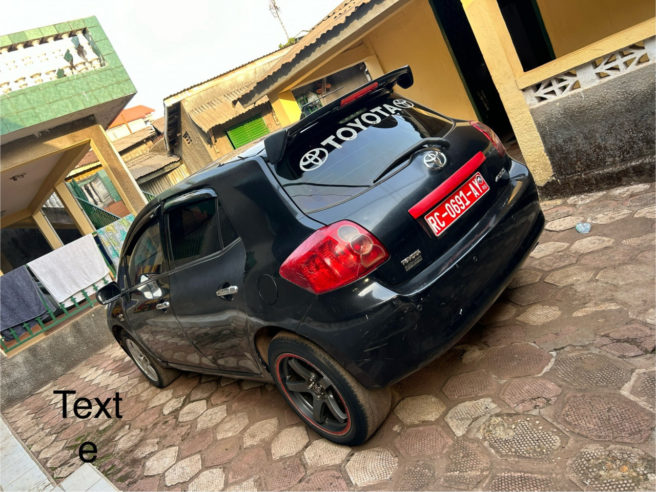 Yoyota Auris, Voitures, Conakry