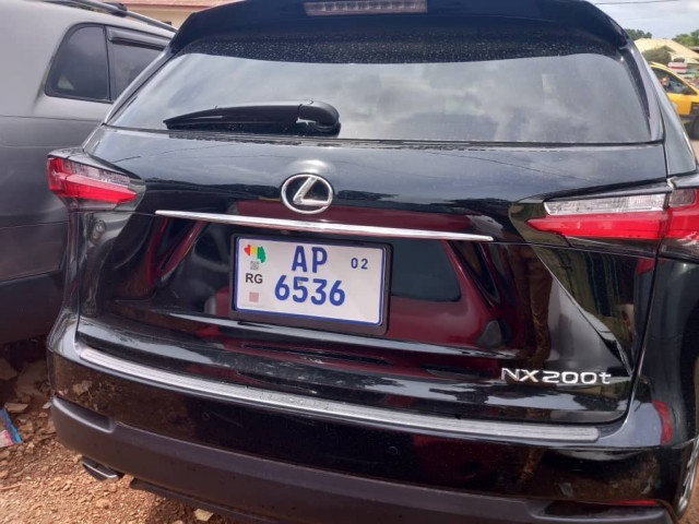 Lexus NX200t, Voitures, Conakry