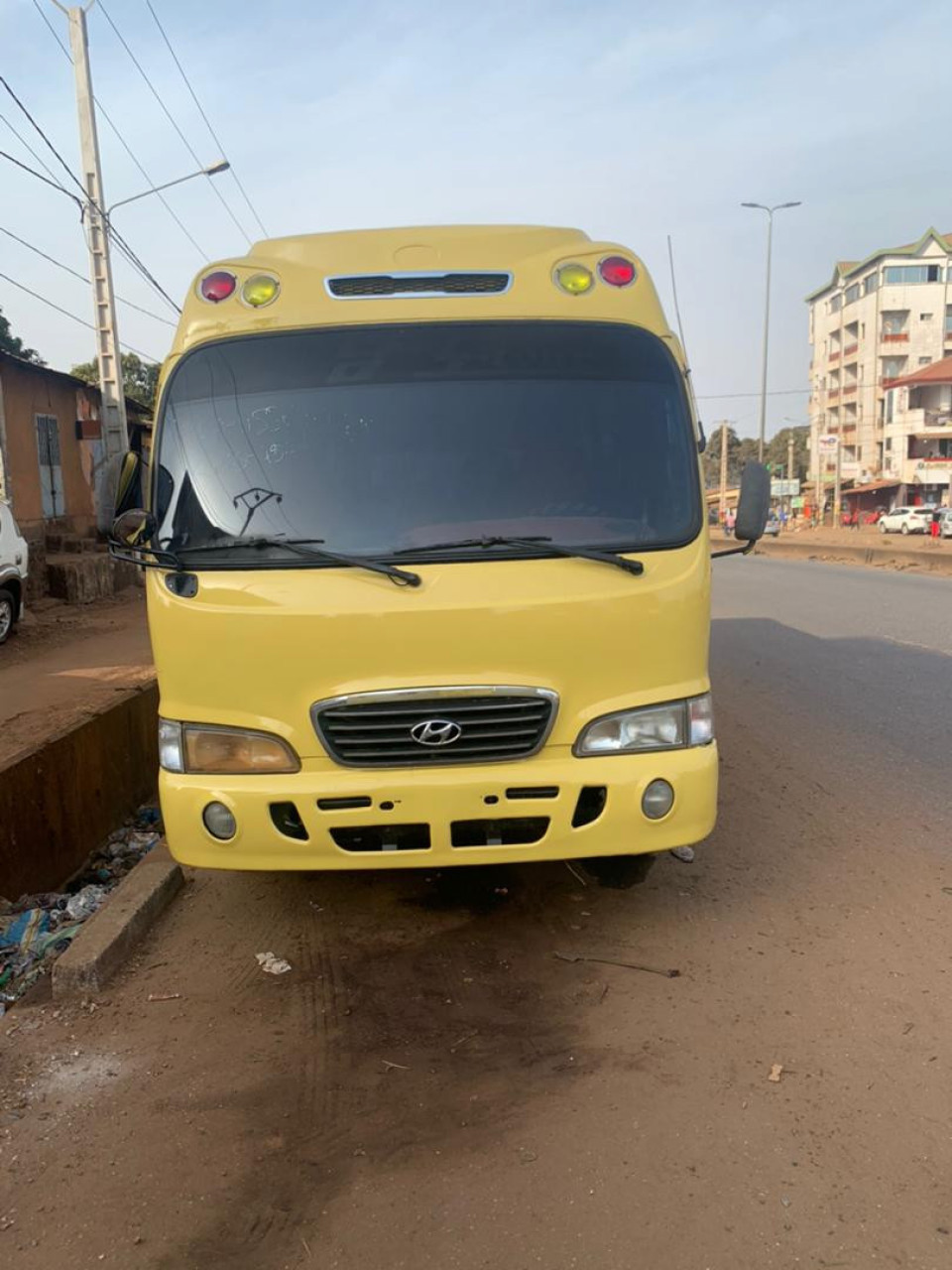 Bus hyundai, Camions - Autobus, Conakry