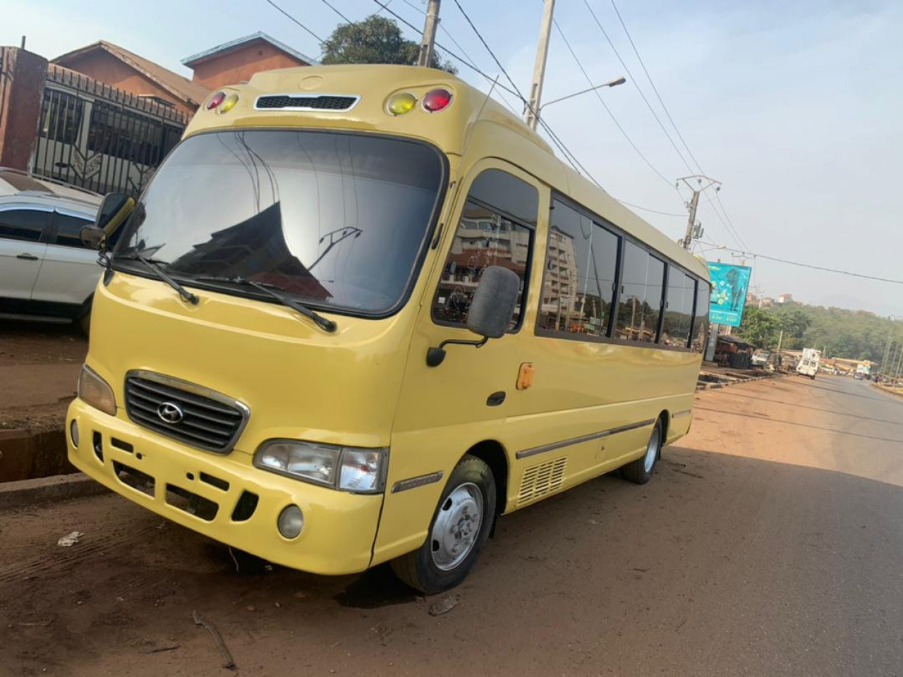 Bus hyundai, Camions - Autobus, Conakry