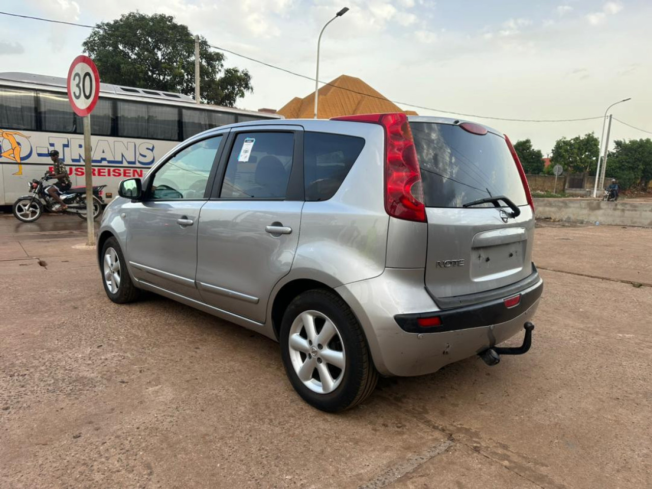 Nissan Note, Voitures, Conakry