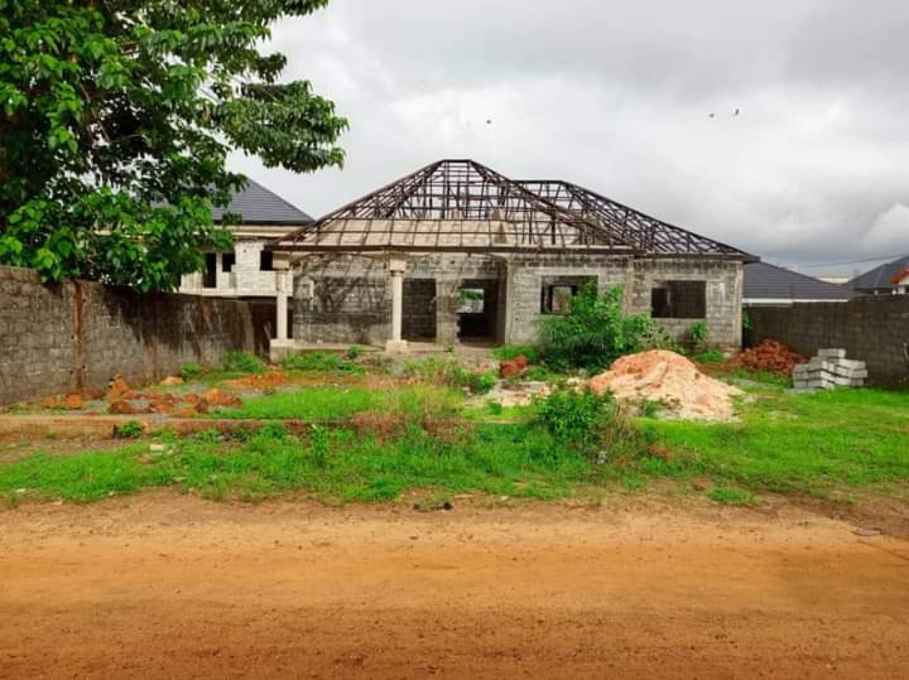 Villa a vendre a tombolia ntapan, Maisons, Conakry