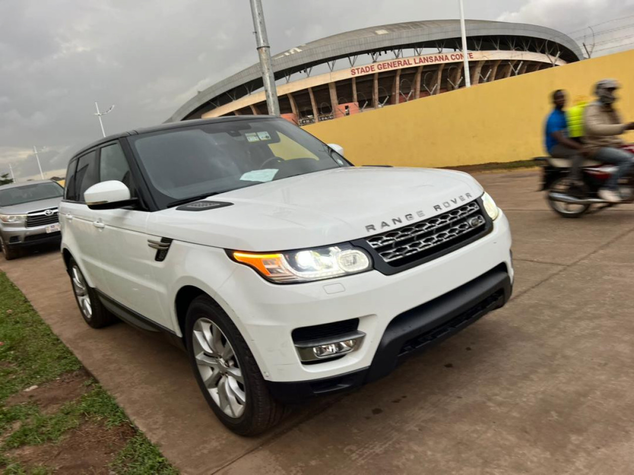 Range Rover, Voitures, Conakry